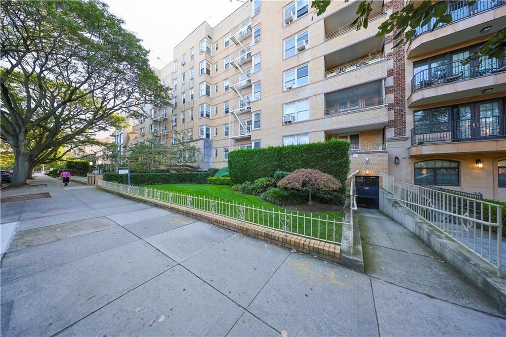 Photo of 1250 Ocean Parkway #6R, Brooklyn, NY 11230 (MLS # 496118)