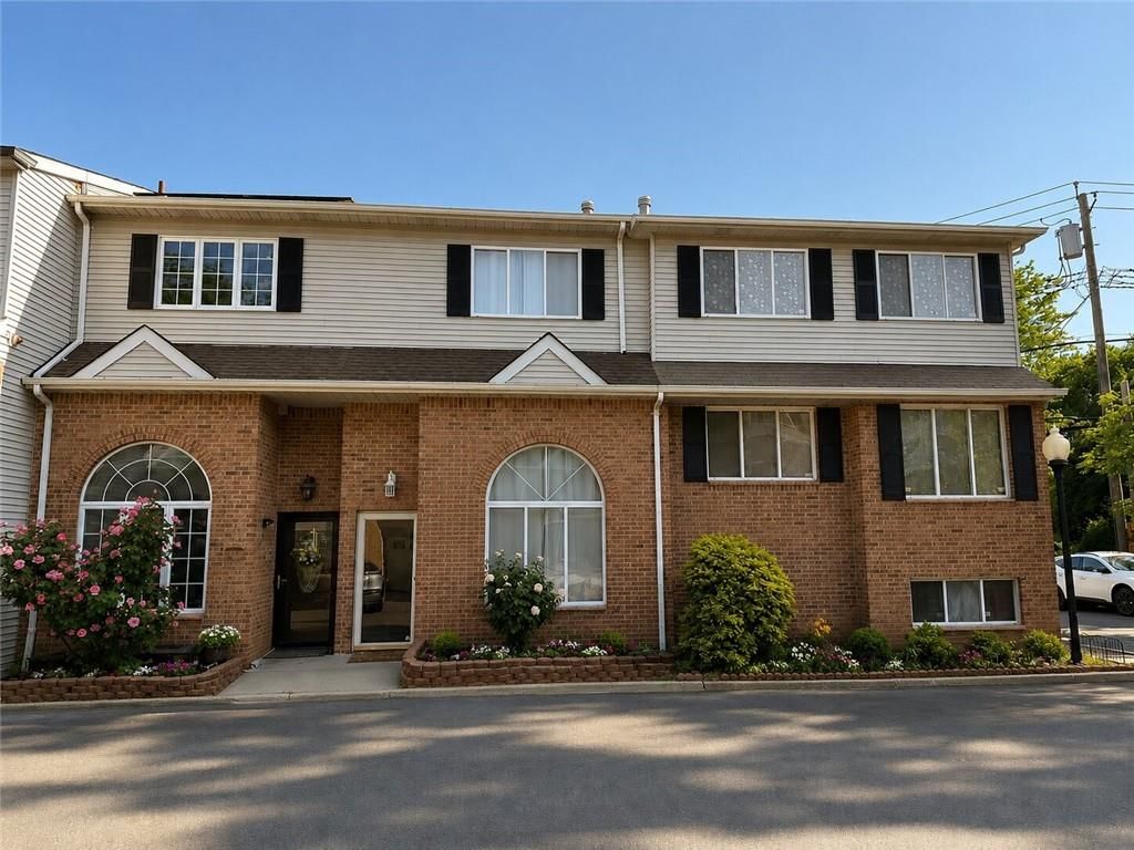 Photo of 52 Seneca Loop, Staten Island, NY 10314 (MLS # 501612)