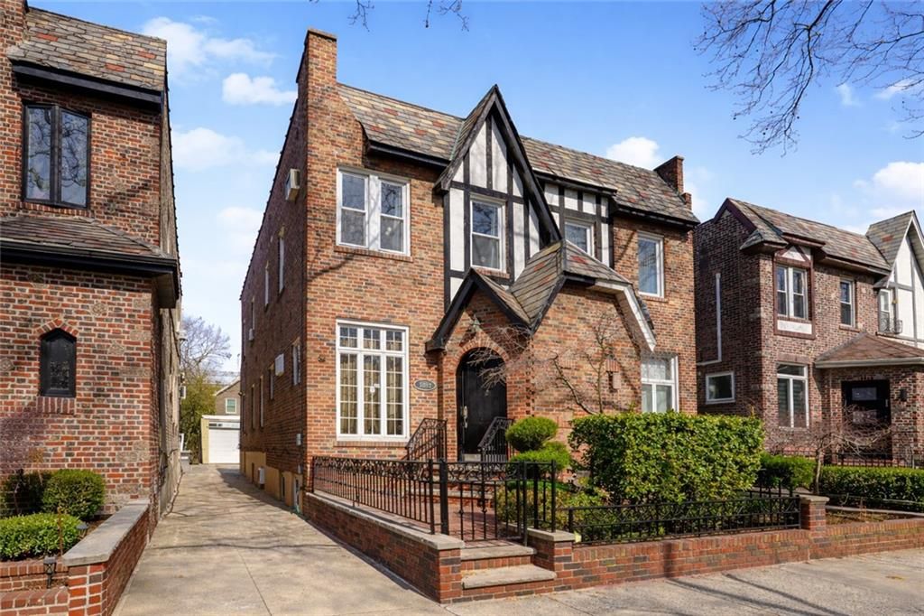 Photo of 1833 33rd Street, Brooklyn, NY 11234 (MLS # 500001)