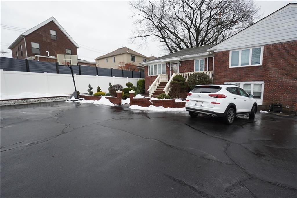 Photo of 70 Major Avenue, Staten Island, NY 10305 (MLS # 498066)