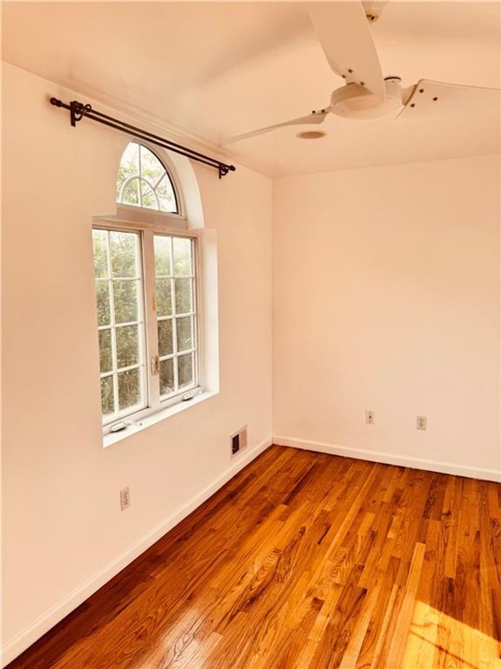 Photo of 133 Bismark Avenue, Staten Island, NY 10301 (MLS # 493363)