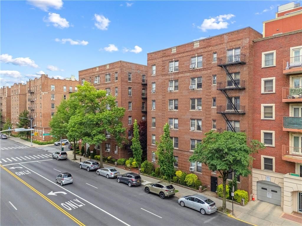 Photo of 2375 Ocean Ave Ave #3H, Brooklyn, NY 11229 (MLS # 493179)