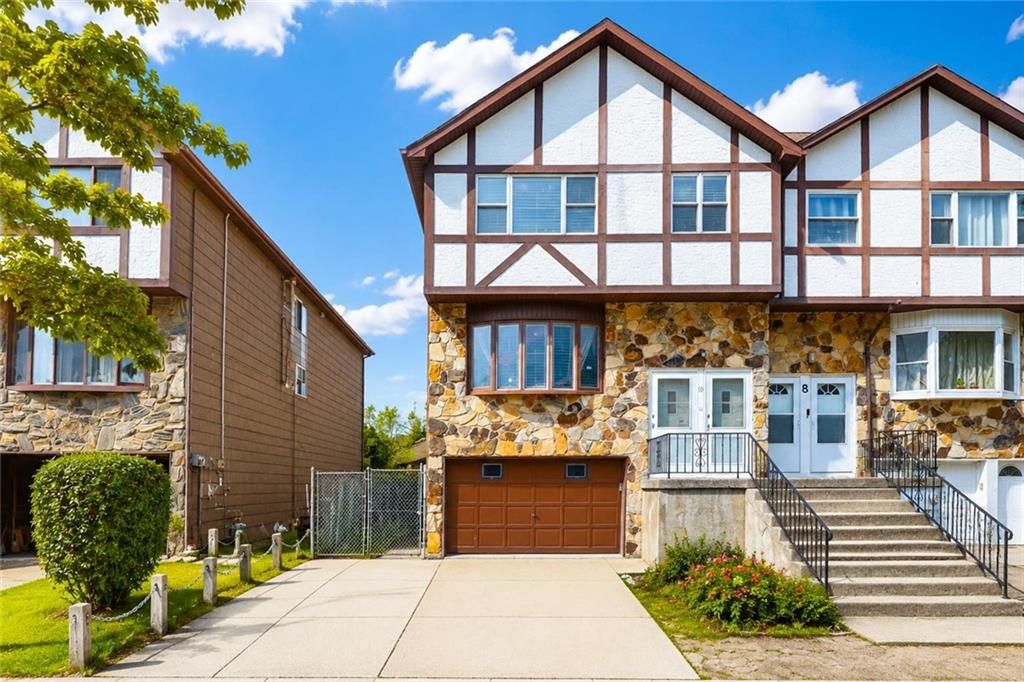 Photo of 10 Leona Street, Staten Island, NY 10314 (MLS # 502231)