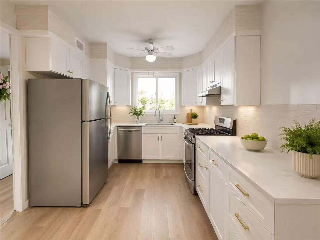 Photo of 196 Rolling Hill Green, Staten Island, NY 10312 (MLS # 502297)