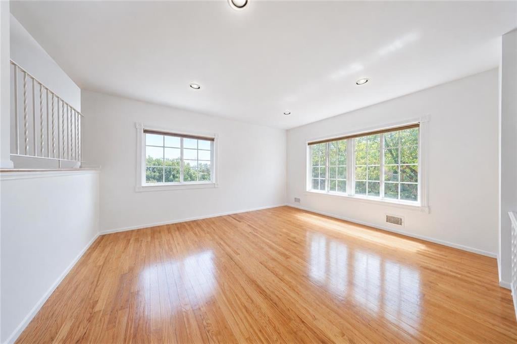 Photo of 45 Sharrotts Road, Staten Island, NY 10309 (MLS # 504795)