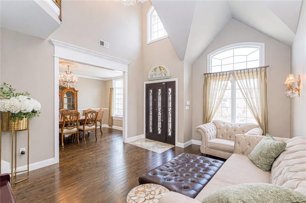 Photo of 42 Serena Court, Staten Island, NY 10312 (MLS # 500209)