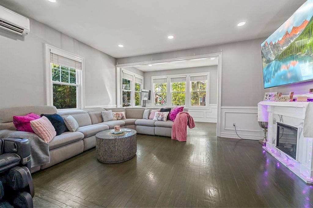Photo of 63 Coddington Avenue, Staten Island, NY 10306 (MLS # 501142)