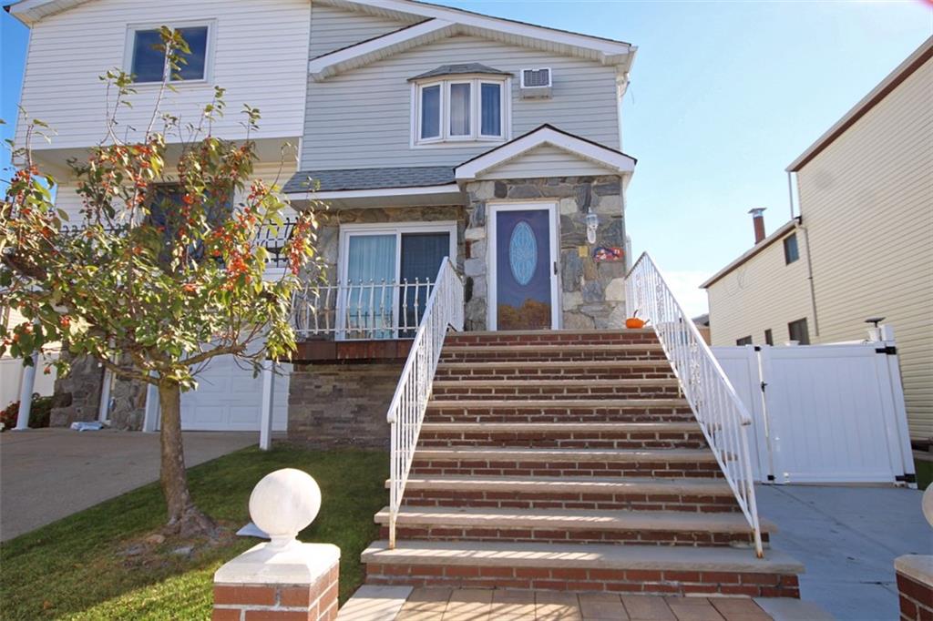 Photo of 71 Evans Street, Staten Island, NY 10314 (MLS # 505674)