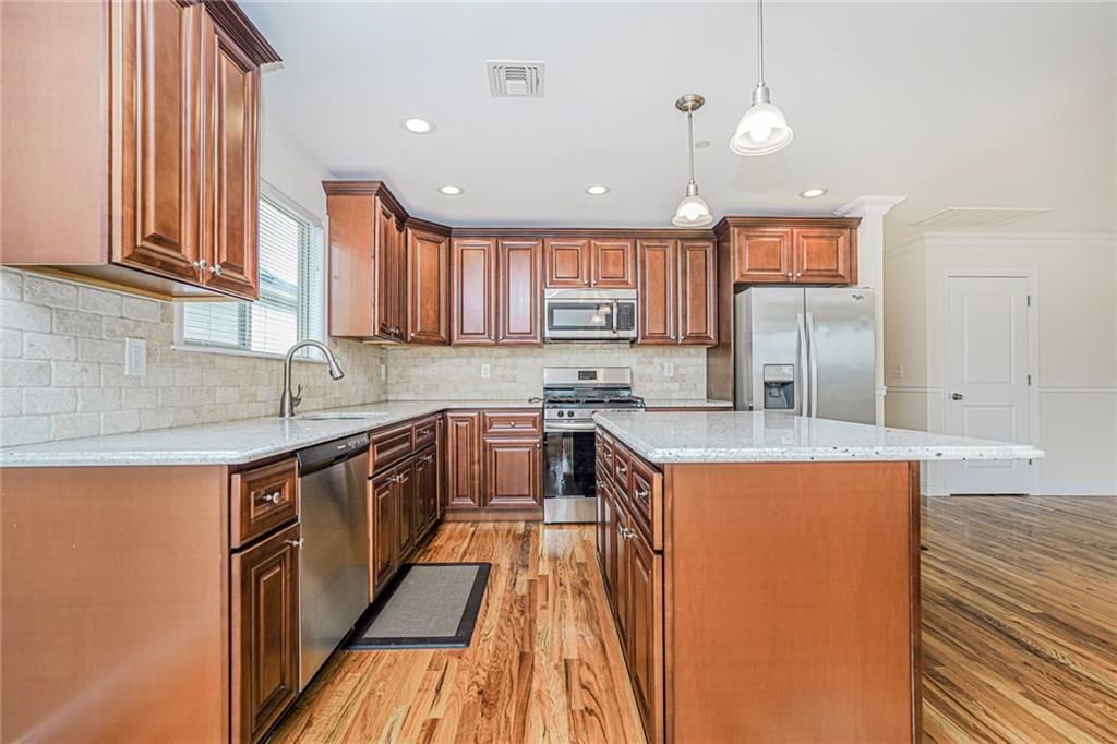 Photo of 15 Androvette Avenue, Staten Island, NY 10312 (MLS # 499650)