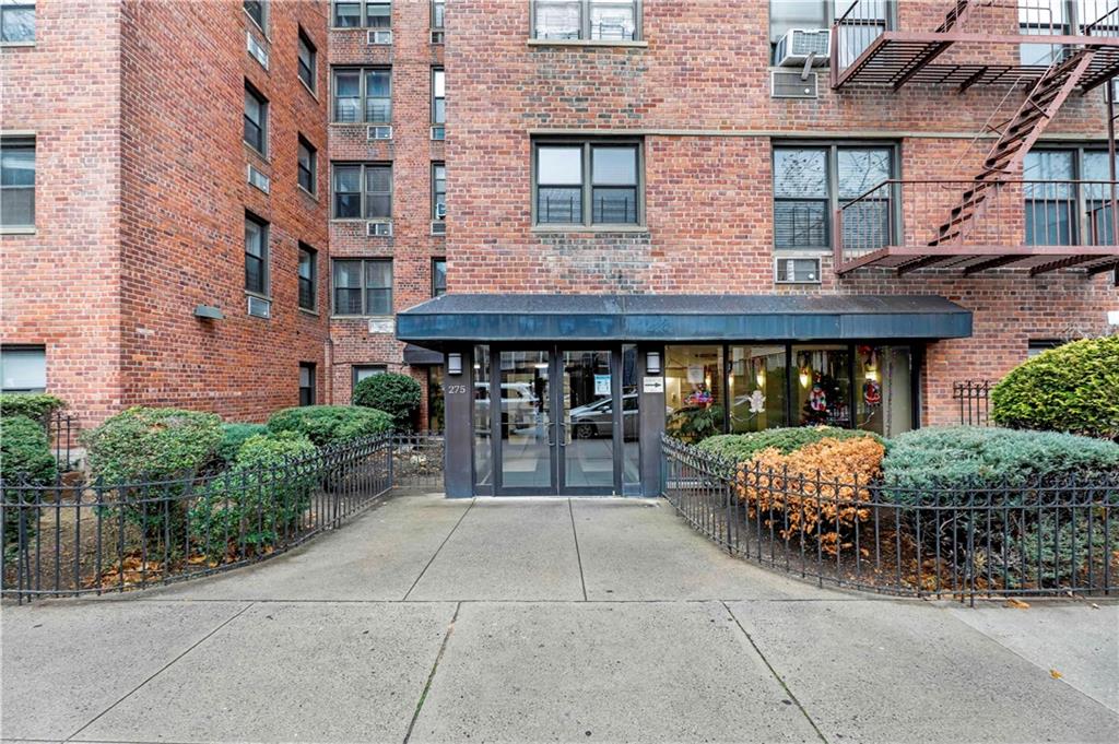 275 Webster Avenue #3G, Brooklyn, New York image 1