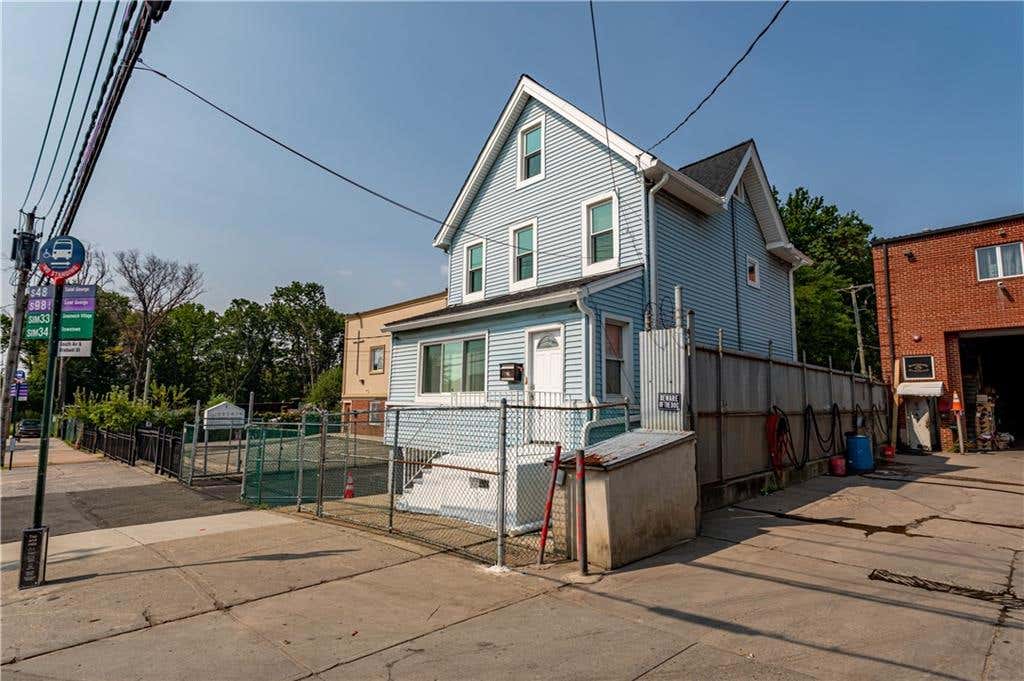 Photo of 306 South Avenue, Brooklyn, NY 10303 (MLS # 503838)