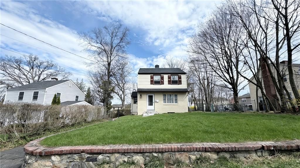 Photo of 40 Greenvale Circle, White Plains, NY 10607 (MLS # 500442)