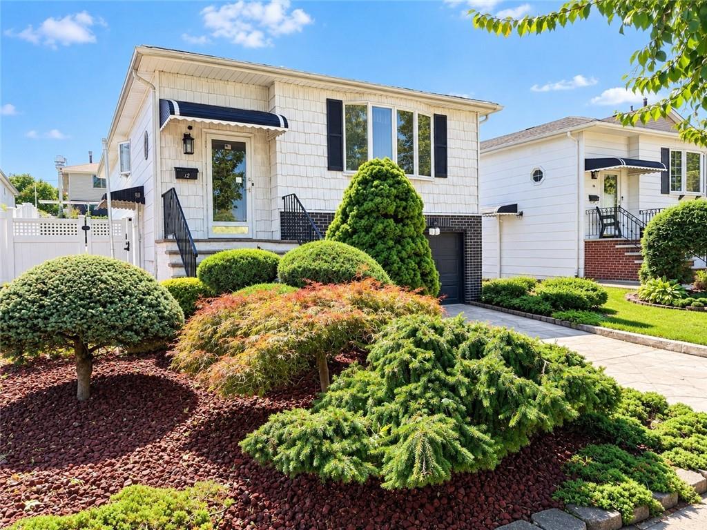 Photo of 12 Macon Avenue, Staten Island, NY 10312 (MLS # 504777)