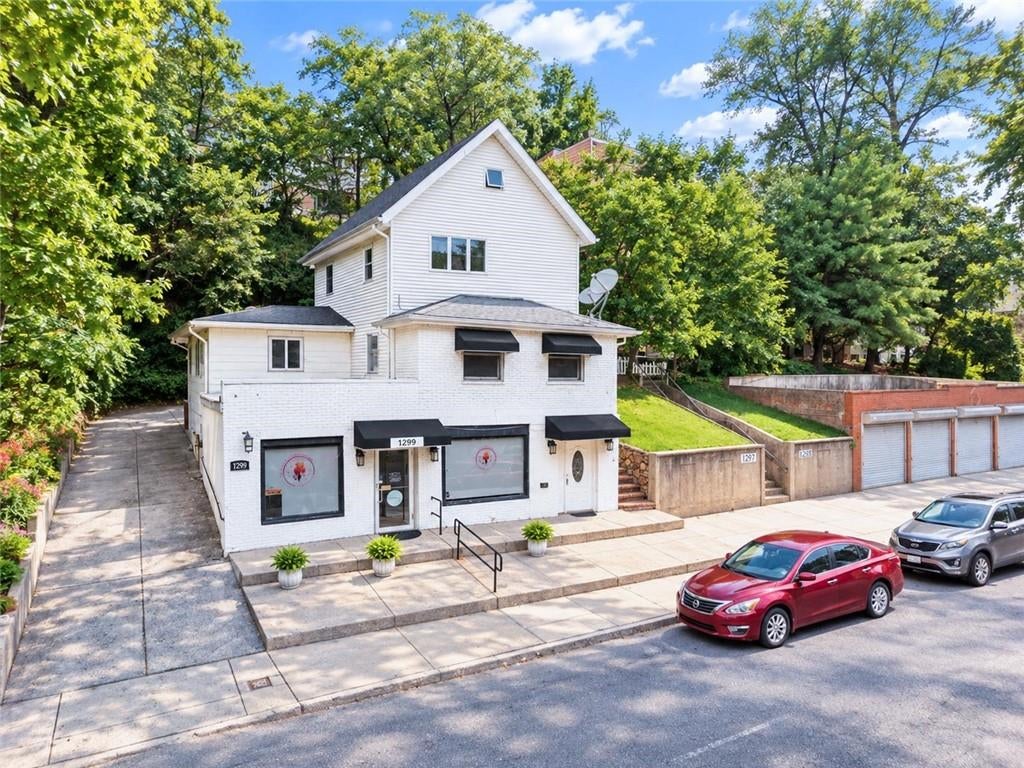 Photo of 1299 Richmond Road, Staten Island, NY 10304 (MLS # 504682)