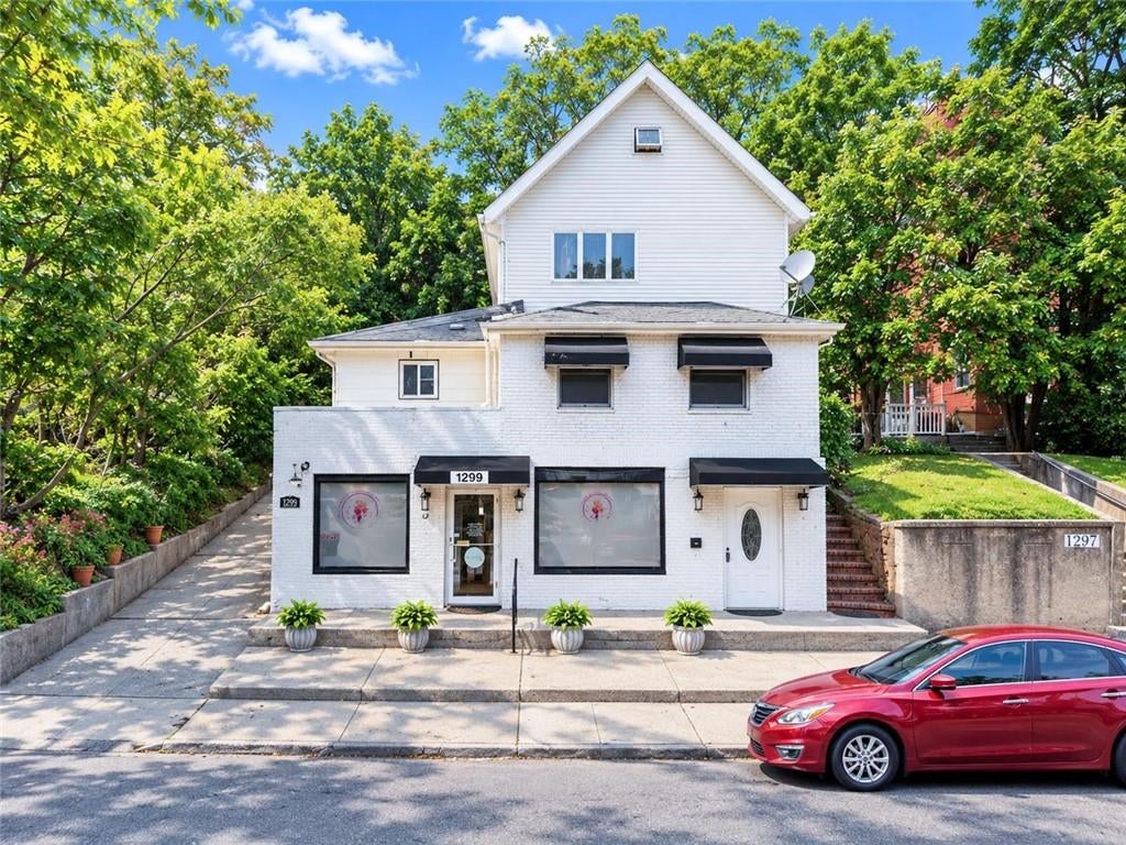 Photo of 1299 Richmond Road, Staten Island, NY 10304 (MLS # 504682)