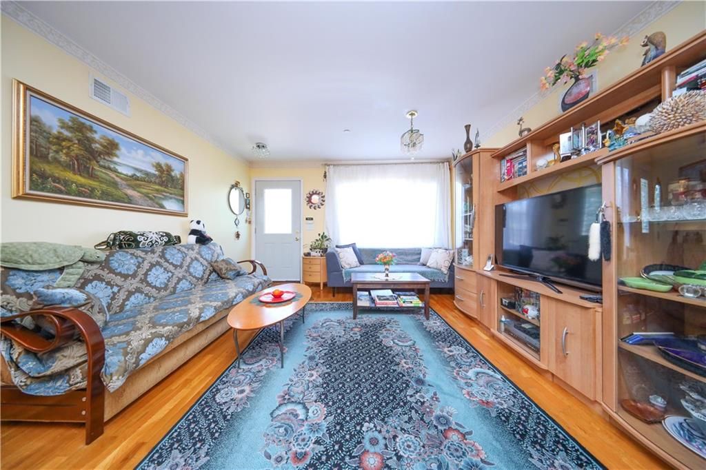 Photo of 78 Townsend Avenue, Staten Island, NY 10304 (MLS # 499505)