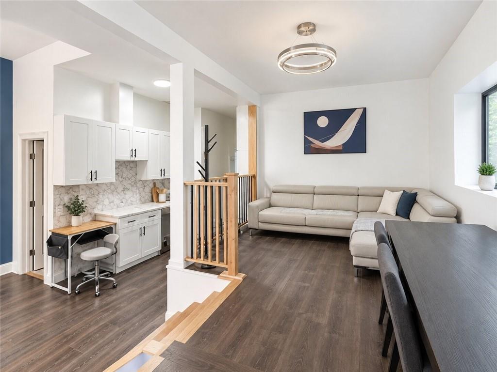 Photo of 440 Eltingville Boulevard, Staten Island, NY 10312 (MLS # 504623)