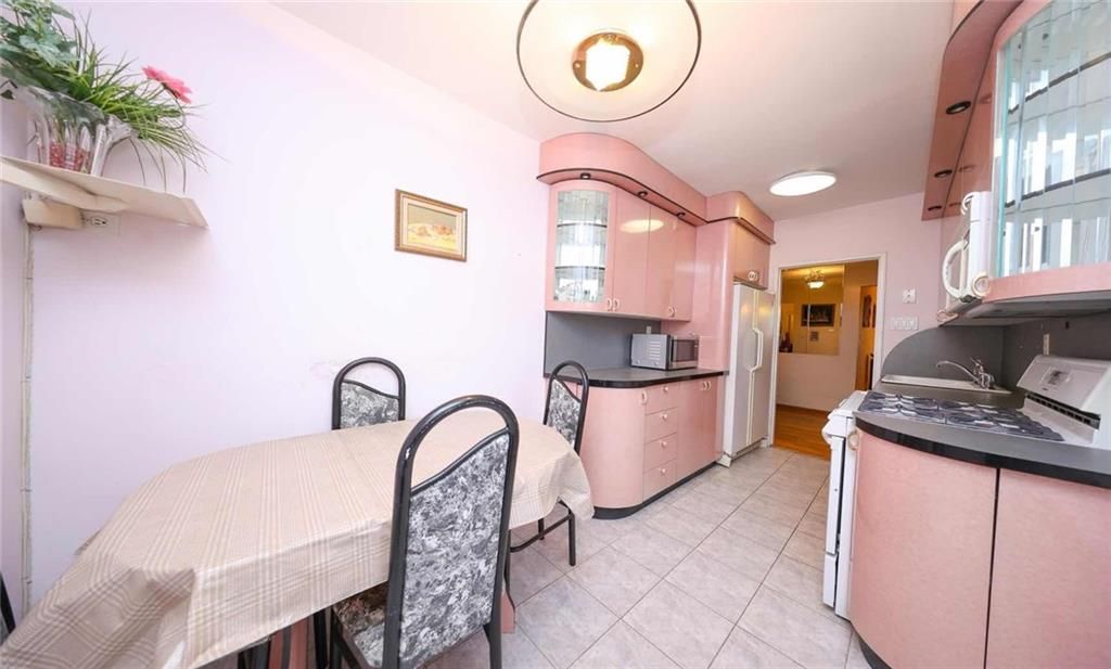 Photo of 702 Kathleen Place #6E, Brooklyn, NY 11235 (MLS # 497825)