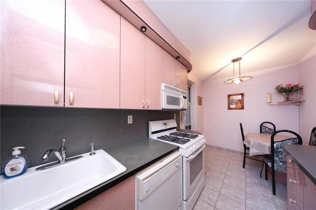 Photo of 702 Kathleen Place #6E, Brooklyn, NY 11235 (MLS # 497825)