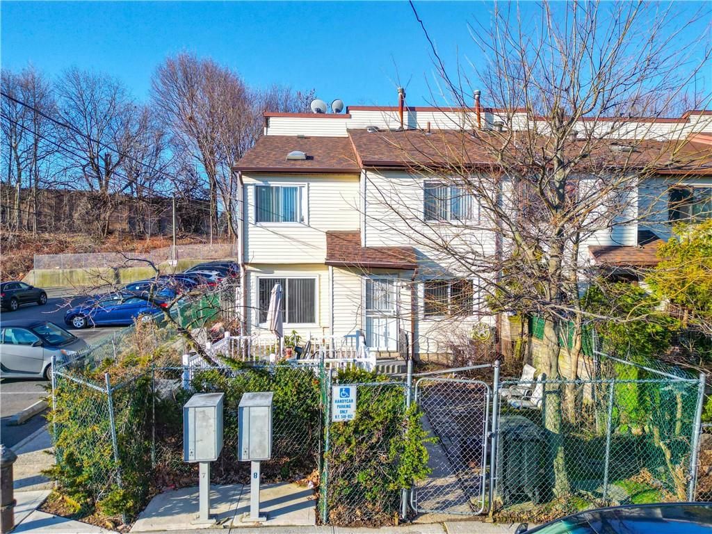 Photo of 178 Pierce Street, Staten Island, NY 10304 (MLS # 500032)