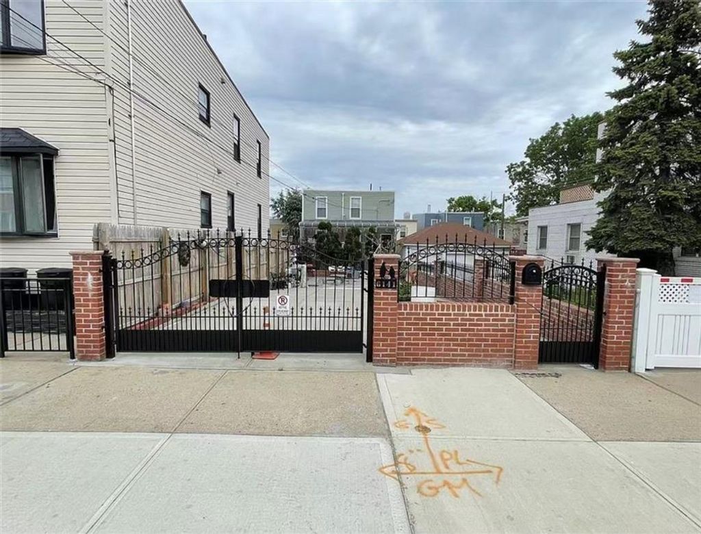 Photo of 61-41 Maspeth Avenue, Flushing, NY 11378 (MLS # 501502)