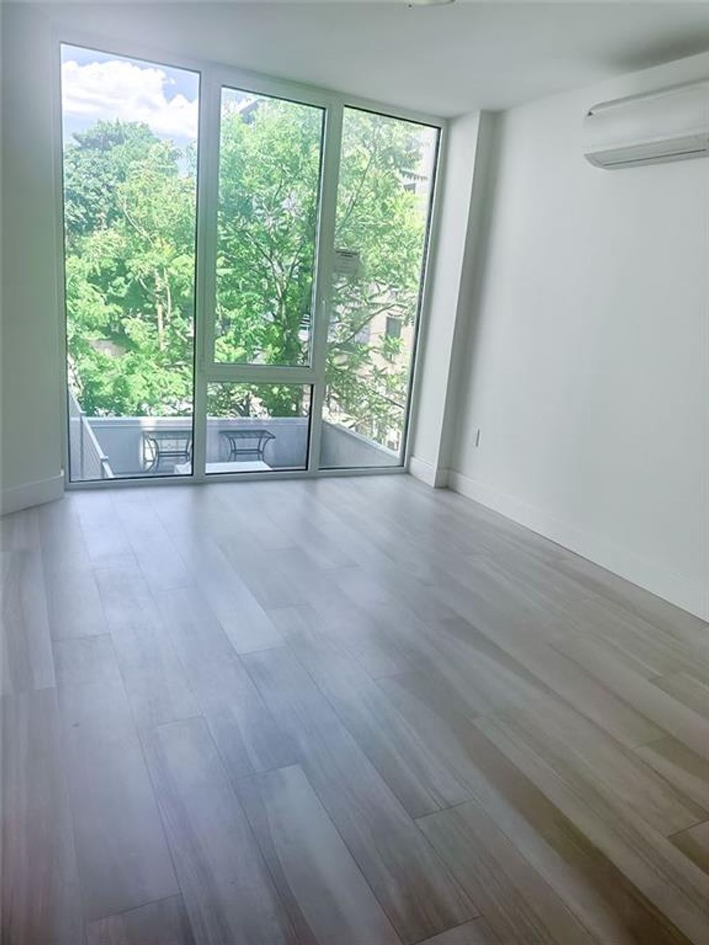 Photo of 733 Ocean Parkway #3D, Brooklyn, NY 11230 (MLS # 503150)