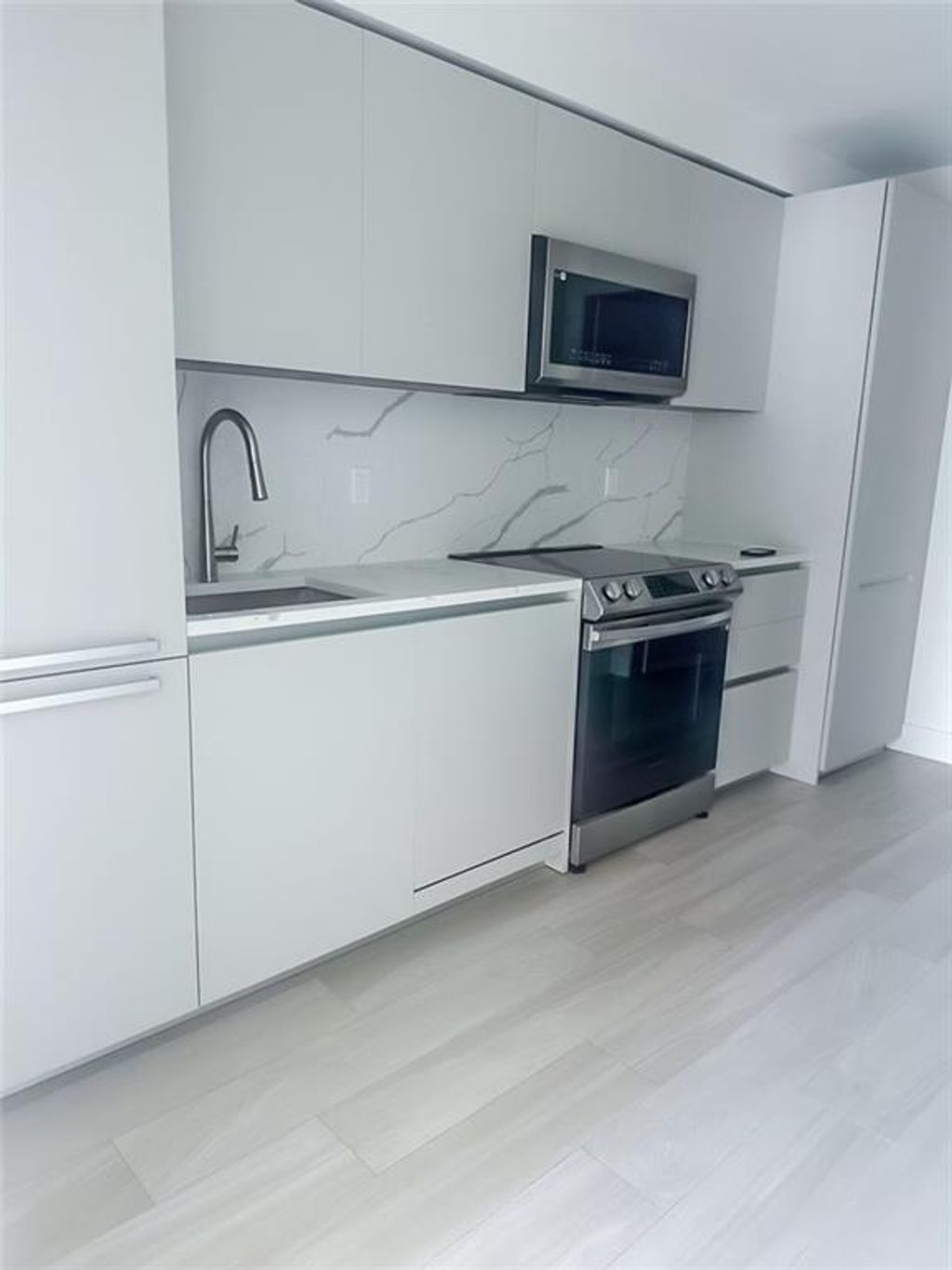Photo of 733 Ocean Parkway #3D, Brooklyn, NY 11230 (MLS # 503150)
