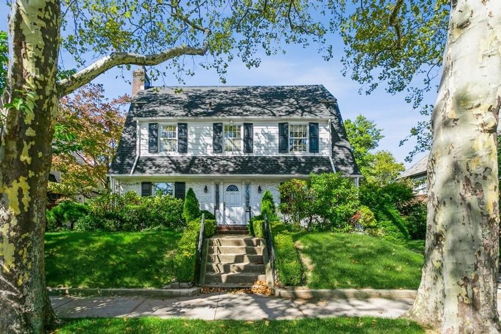 Photo of 8038 Harbor View Terrace, Brooklyn, NY 11209 (MLS # 496067)