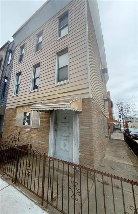 Multifamily For Sale - 124 2nd Street<br/> Kings County, Brooklyn, NY 11231
