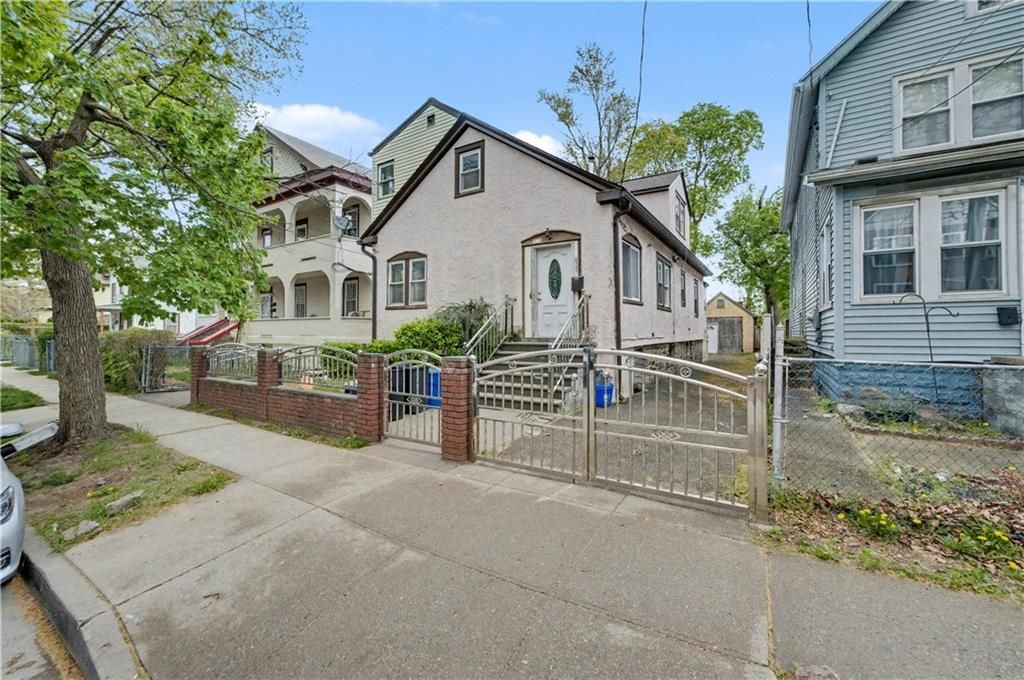 Photo of 429 9th Avenue, Mount Vernon, NY 10550 (MLS # 500650)