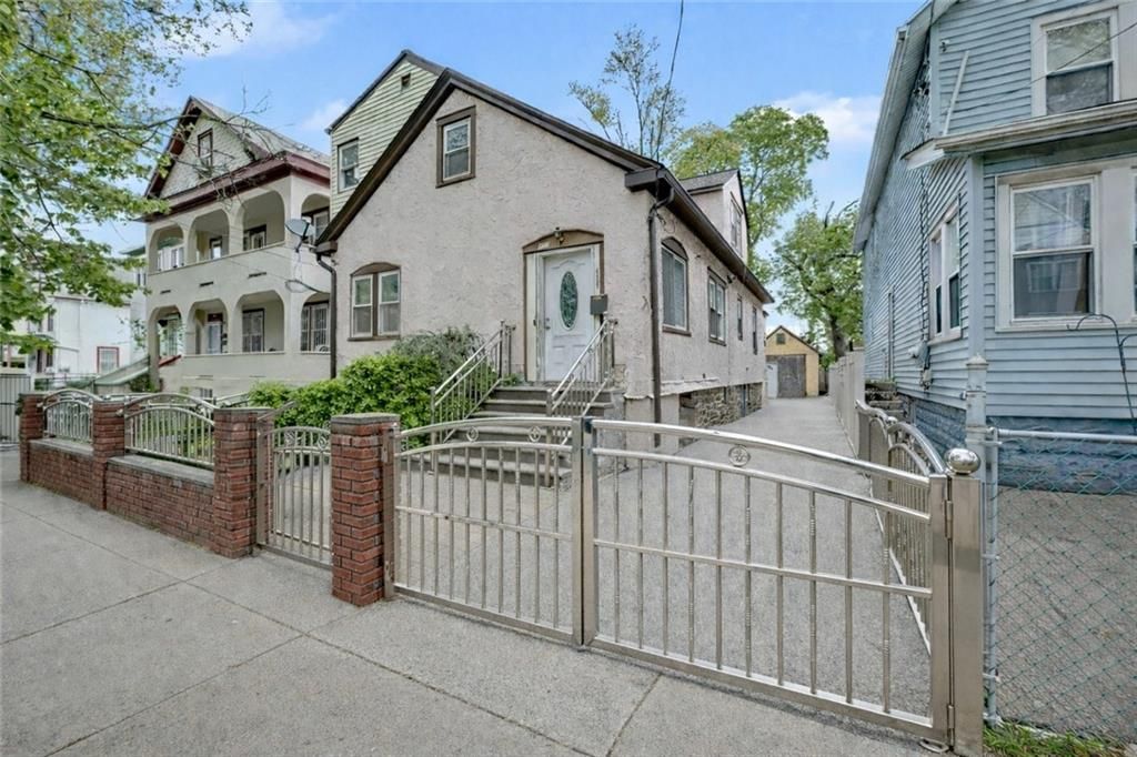 Photo of 429 9th Avenue, Mount Vernon, NY 10550 (MLS # 500650)