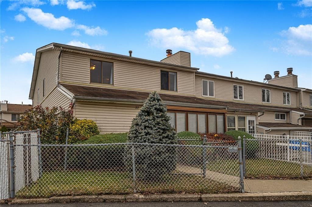 Photo of 22 Regis Drive #75, Staten Island, NY 10314 (MLS # 498038)