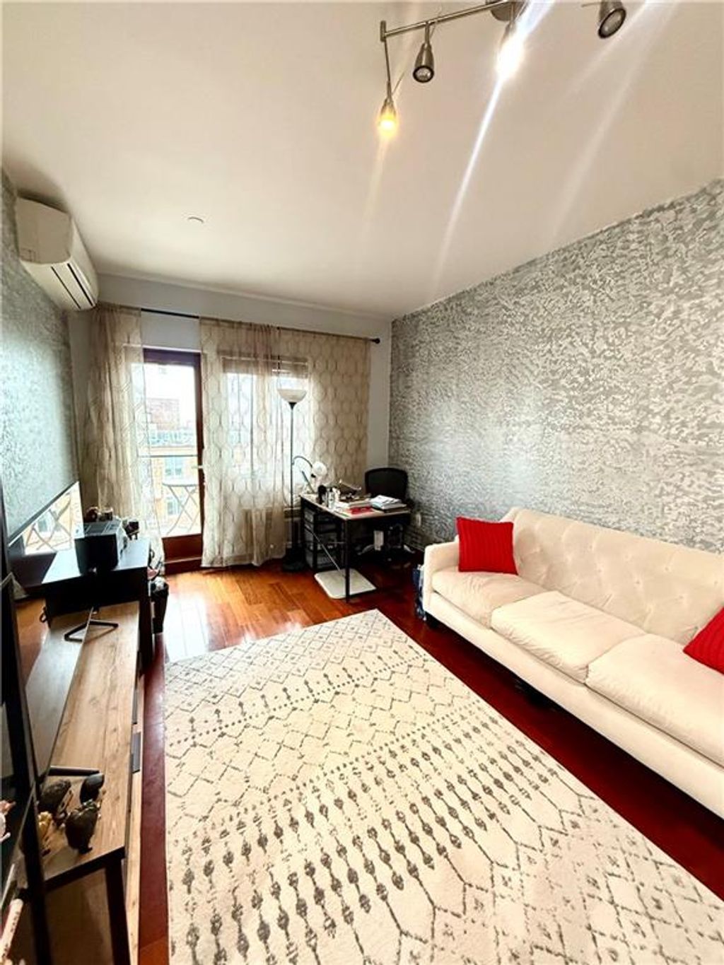 Photo of 1917 Avenue X Avenue #5A, Brooklyn, NY 11235 (MLS # 499412)