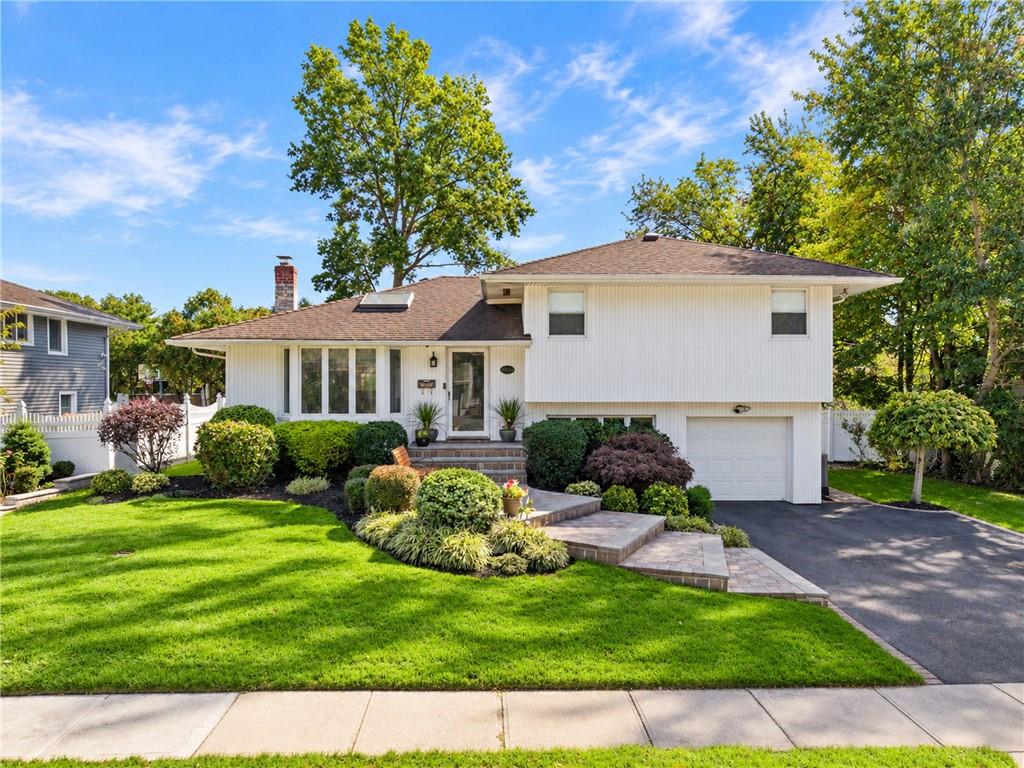 Photo of 34 Briar Lane, Long Island, NY 11753 (MLS # 505393)