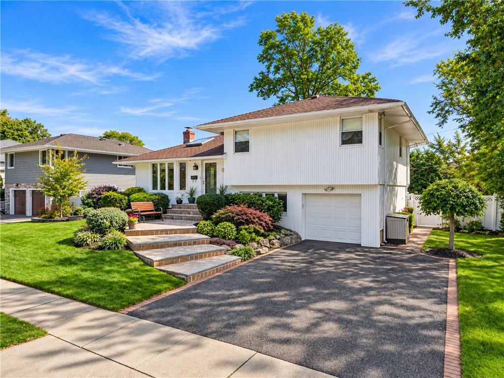Photo of 34 Briar Lane, Long Island, NY 11753 (MLS # 505393)