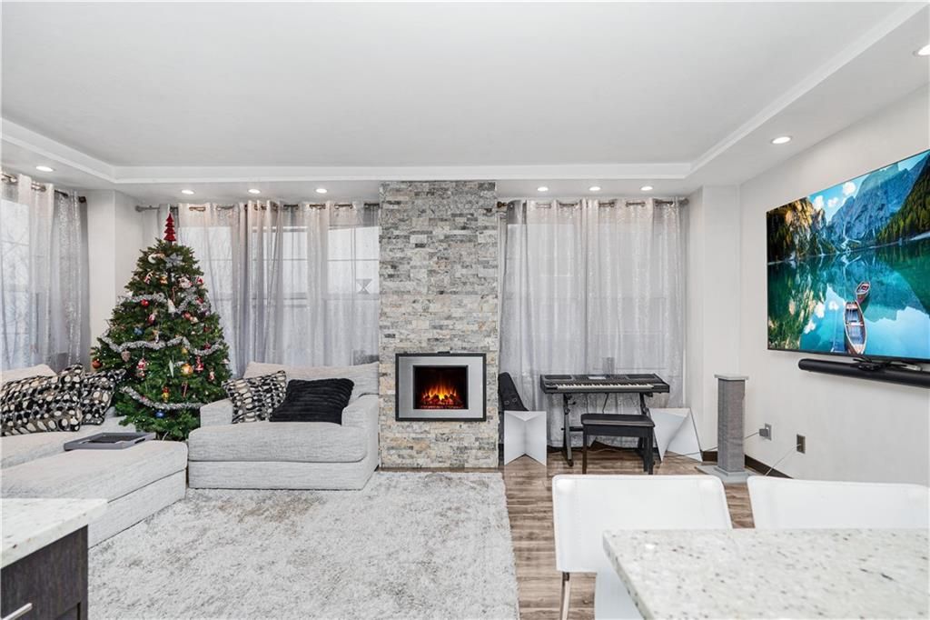 Photo of 45 Oceana Drive #4G, Brooklyn, NY 11235 (MLS # 498302)