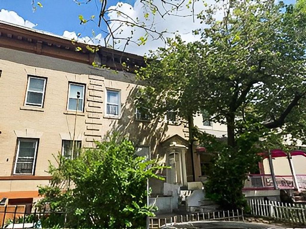 Photo of 23 Kenilworth Place, Brooklyn, NY 11210 (MLS # 500611)