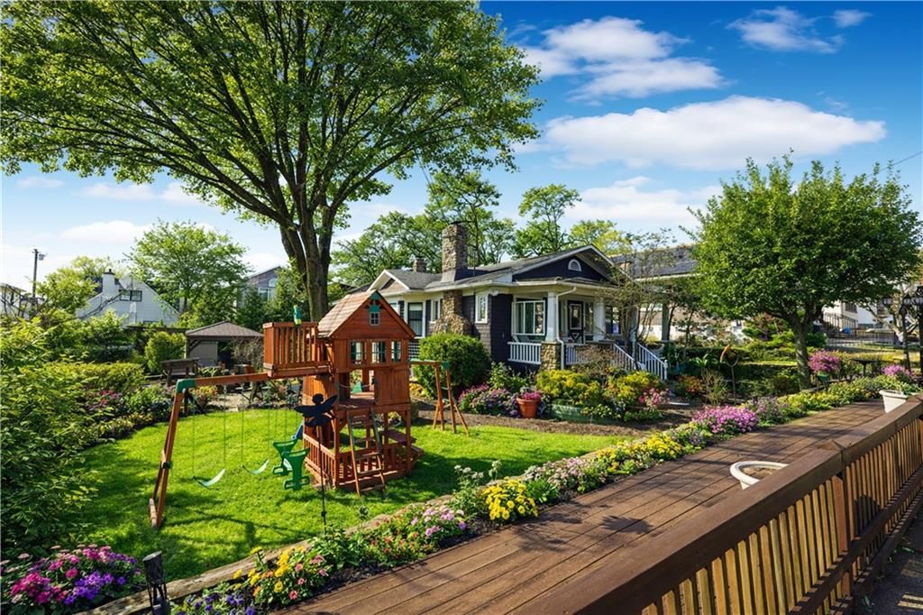 Photo of 42 Bishop Street, Staten Island, NY 10306 (MLS # 498407)