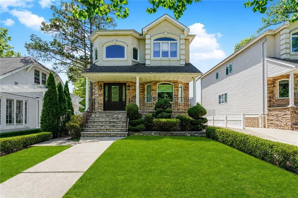 Photo of 38 Cloverdale Avenue, Staten Island, NY 10308 (MLS # 501307)