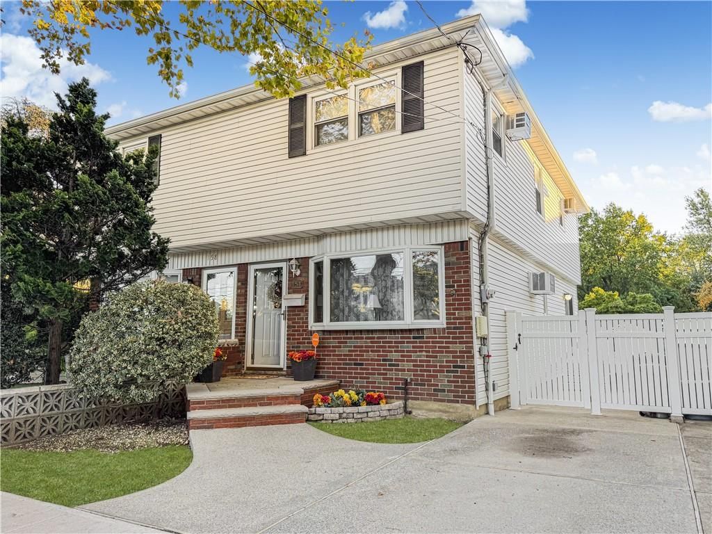 Photo of 154 Dongan Hills Avenue, Staten Island, NY 10305 (MLS # 496758)