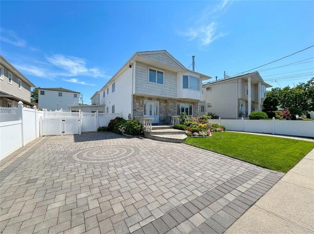 Photo of 162 Stroud Avenue, Staten Island, NY 10312 (MLS # 505701)