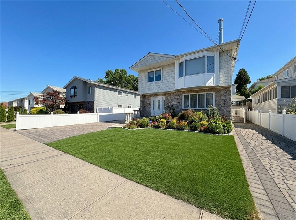 Photo of 162 Stroud Avenue, Staten Island, NY 10312 (MLS # 505701)