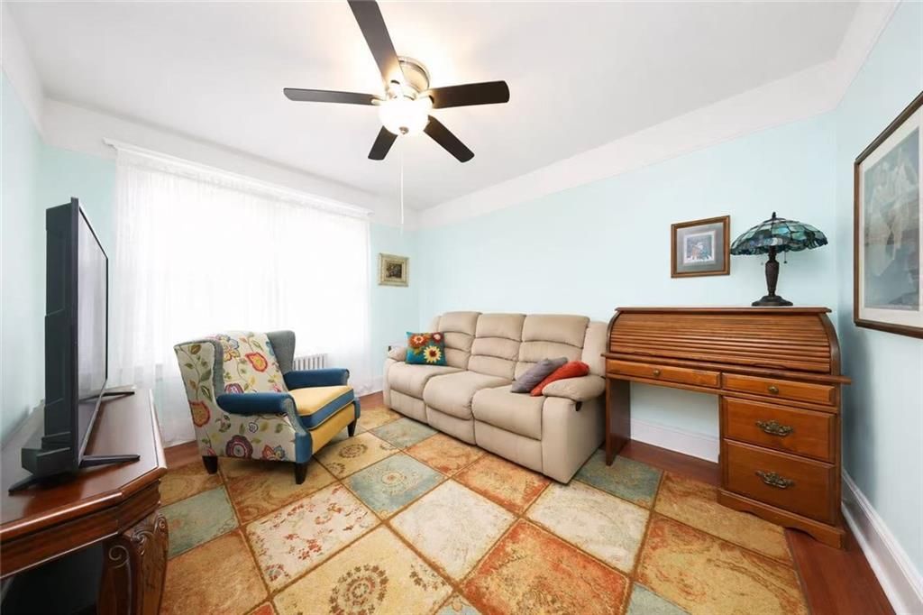 Photo of 190 Hope Avenue, Staten Island, NY 10305 (MLS # 501145)