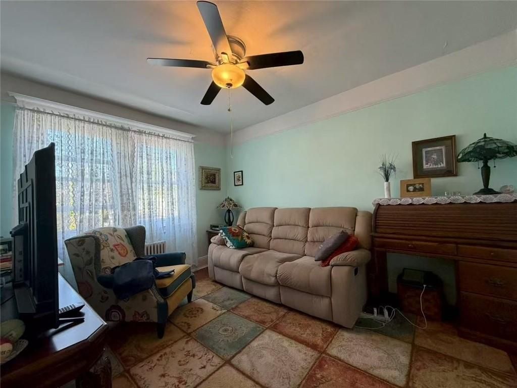 Photo of 190 Hope Avenue, Staten Island, NY 10305 (MLS # 501145)