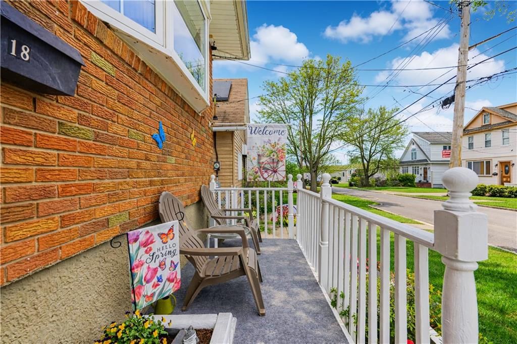 Photo of 18 Parish Avenue, Staten Island, NY 10314 (MLS # 500201)