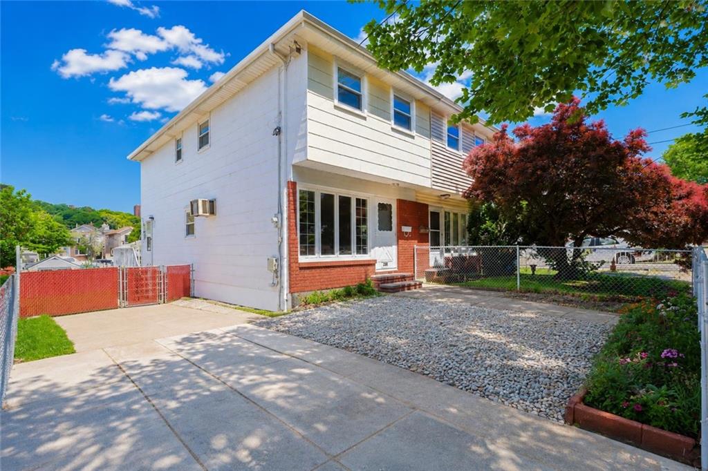 Photo of 382 Hanover Avenue, Staten Island, NY 10304 (MLS # 502246)