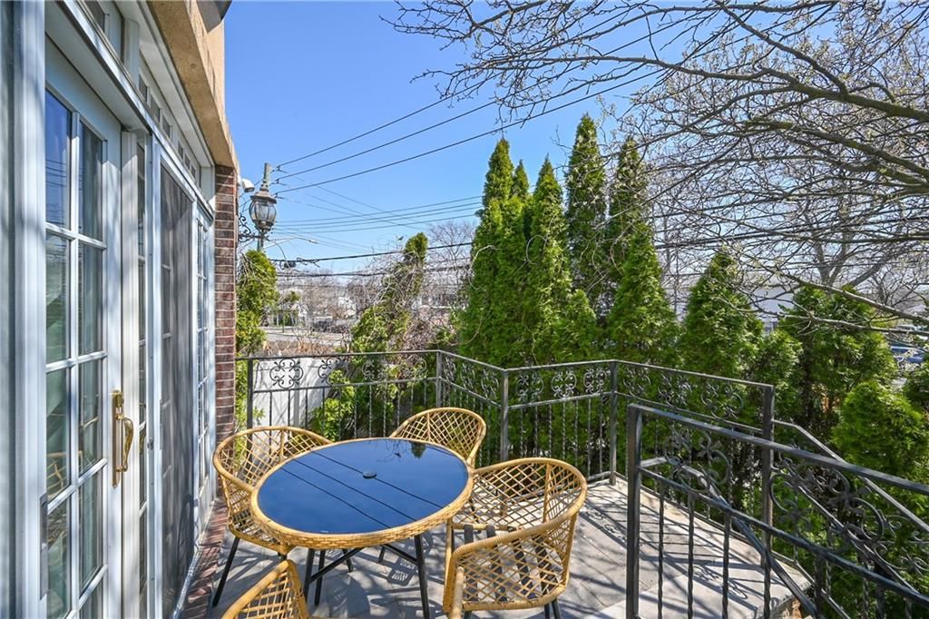 Photo of 11 Bell Point Drive, Brooklyn, NY 11234 (MLS # 500121)