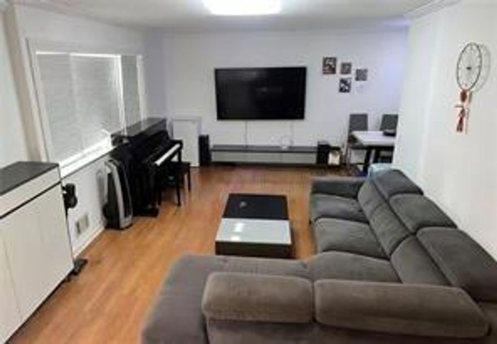 Photo of 523 Willow Road, Staten Island, NY 10314 (MLS # 499897)