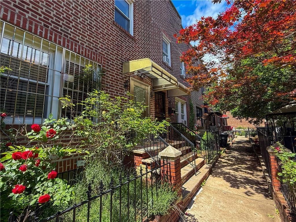 Photo of 2 Roosevelt Court, Brooklyn, NY 11232 (MLS # 496515)