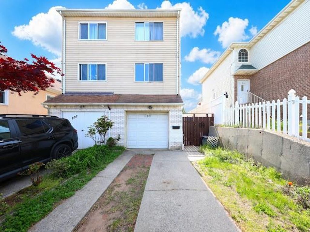 Photo of 200 Sand Lane, Staten Island, NY 10305 (MLS # 500865)